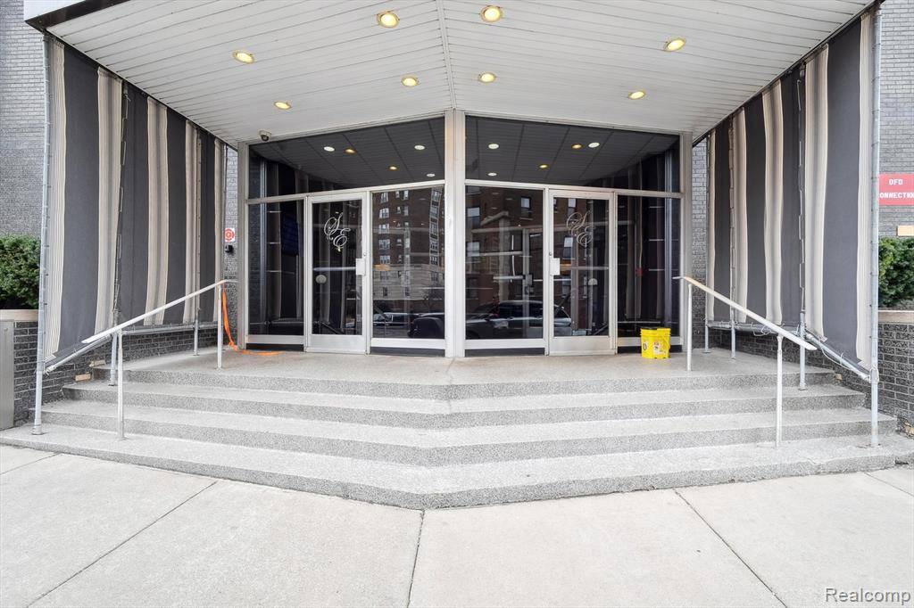 Detroit, MI 48214,8200 E Jefferson