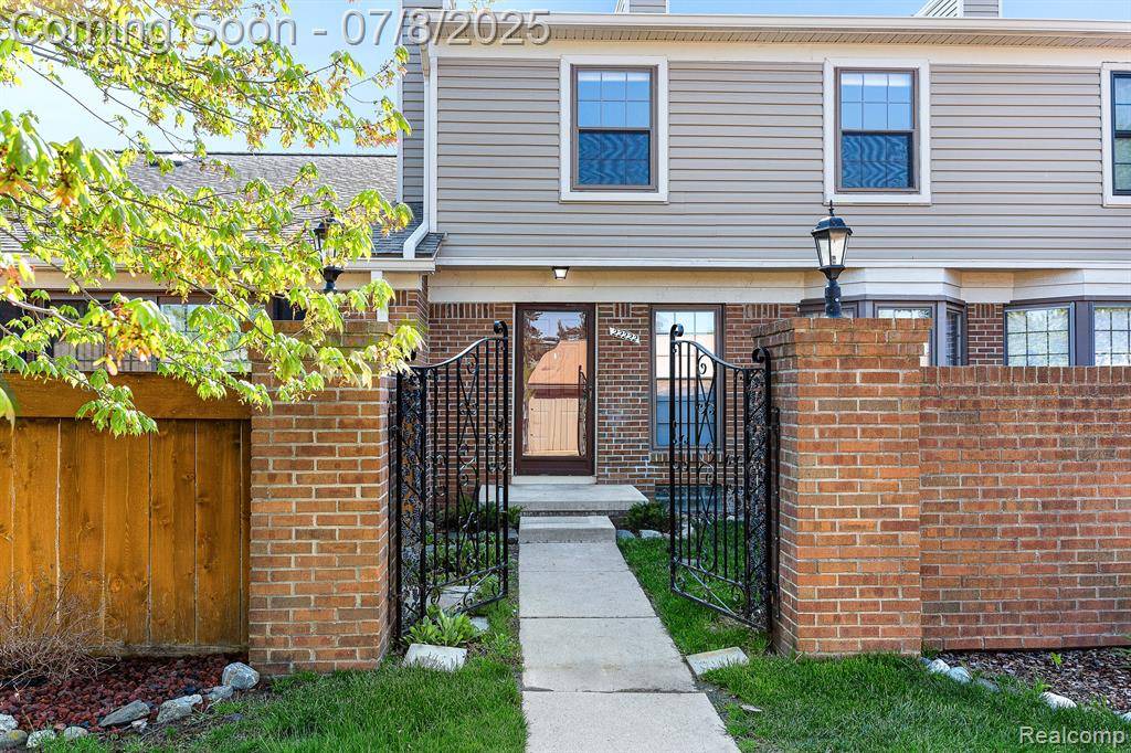 Novi, MI,22222 EDGEWATER