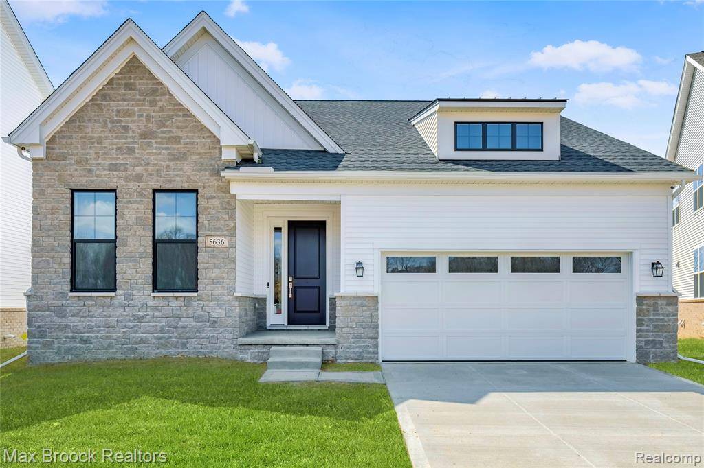 West Bloomfield, MI,5636 Suffolk Court