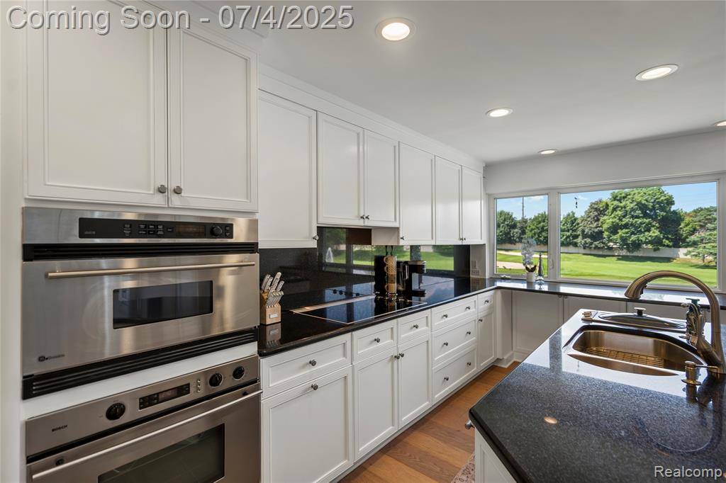 Rochester, MI 48309,938 Brookwood E Lane