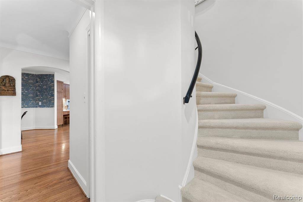 Grosse Pointe, MI 48230,450 Neff Road