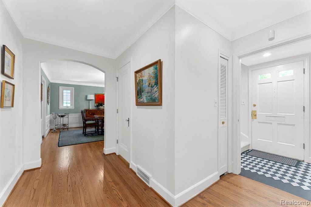Grosse Pointe, MI 48230,450 Neff Road