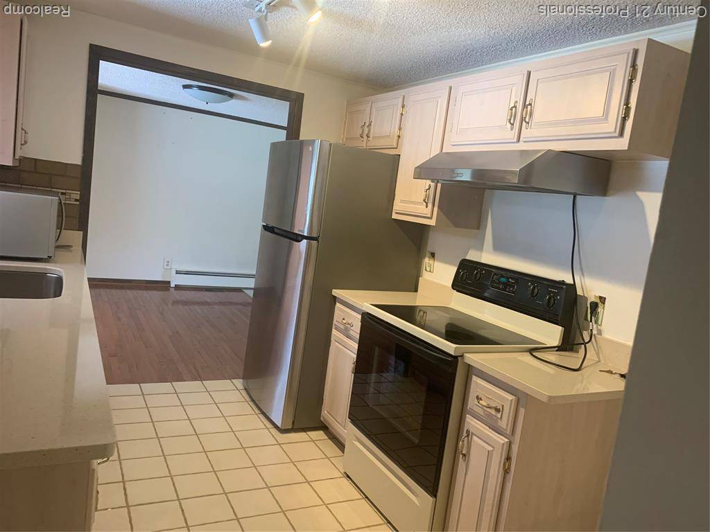Troy, MI 48085,560 SYLVANWOOD Drive