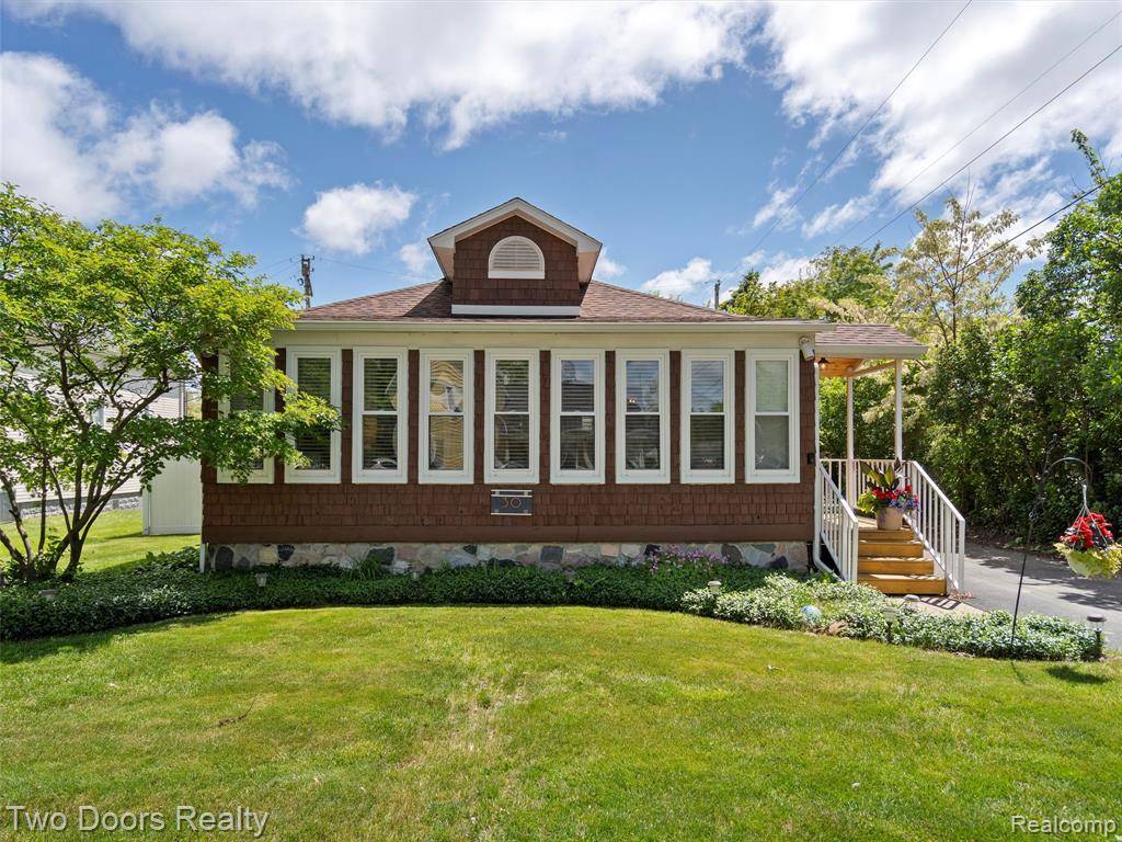 Lake Orion, MI 48362,30 Beebe Street