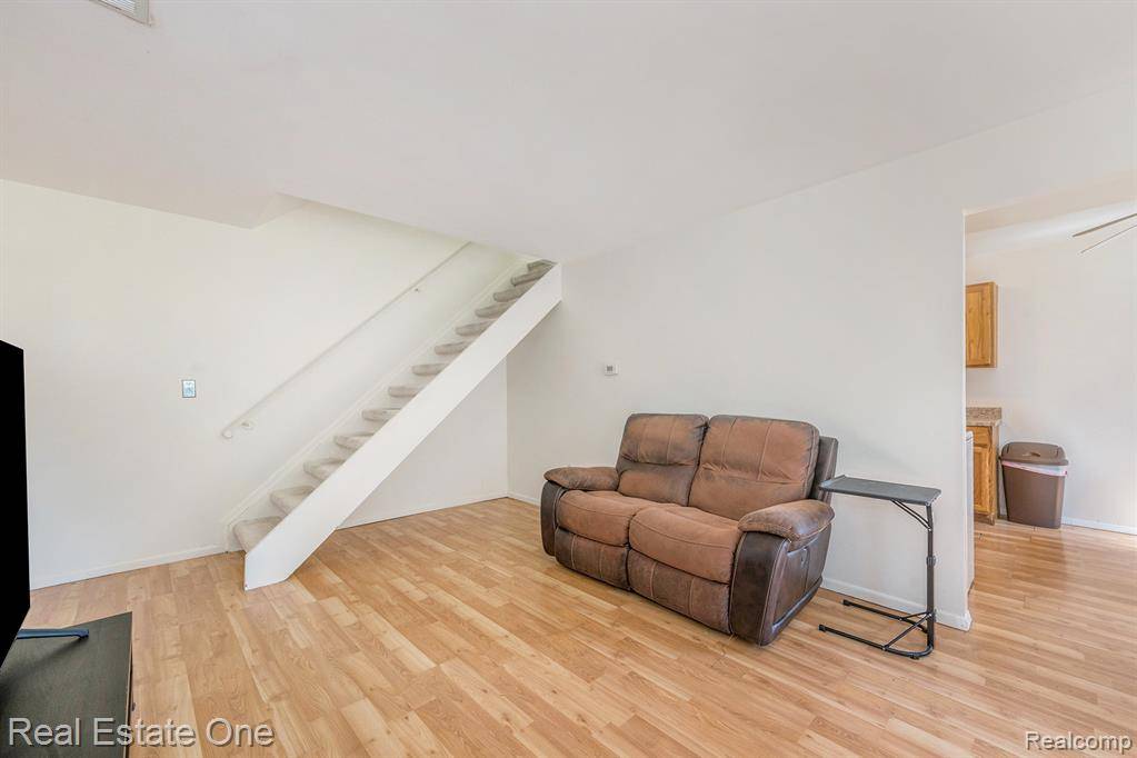 Novi, MI,39728 Village Wood Circle