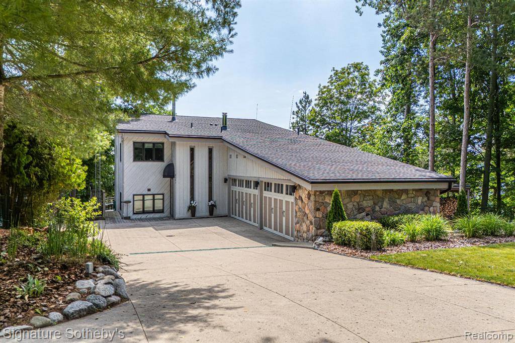Rapid City, MI 49676,8641 Brettonwood Shores Road