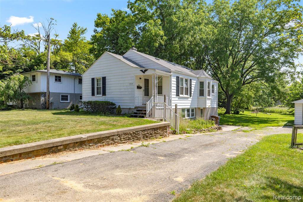 Inkster, MI 48141,785 Tromley Street