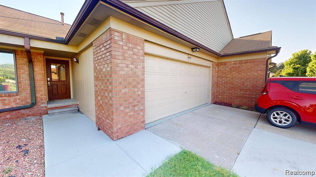 Clinton Twp, MI 48036,20502 PINE MEADOW Drive