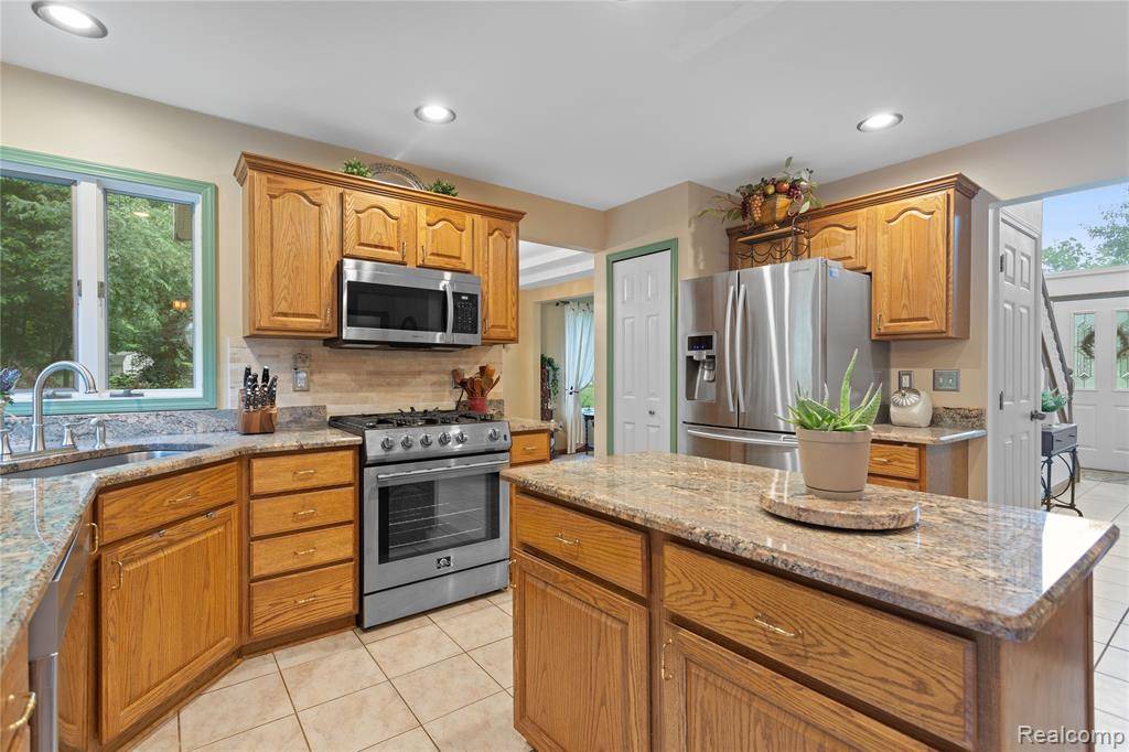 New Boston, MI 48164,27180 John Drive