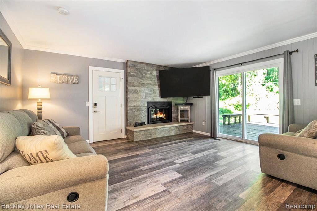 Brighton, MI 48116,1049 Hillcrest Avenue