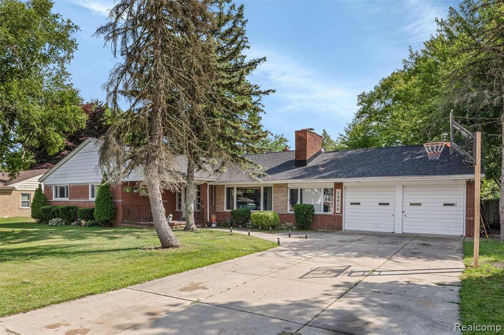 Harper Woods, MI 48225,18920 Eastwood Drive