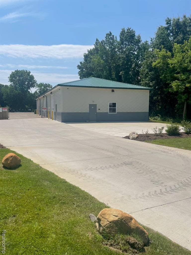 Lake Orion, MI 48371,592 E Lakeville Road