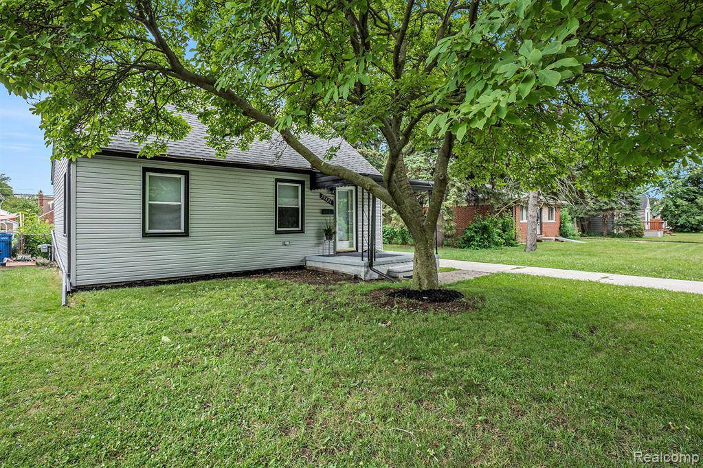Warren, MI 48089,20826 Gentner Street