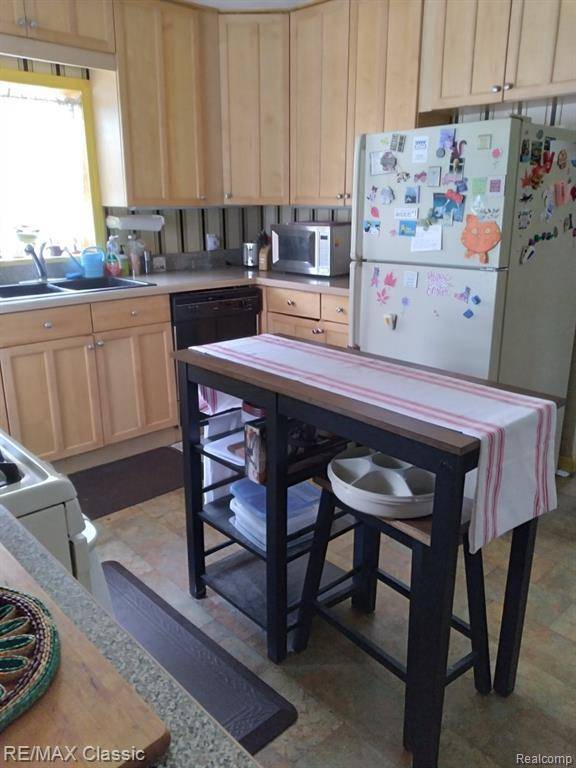 Livonia, MI 48152,18404 Deering Street