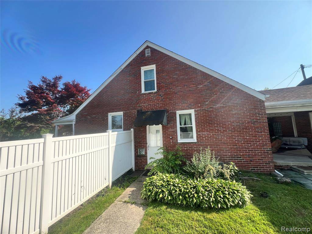 Allen Park, MI 48101,7208 Rosedale Boulevard