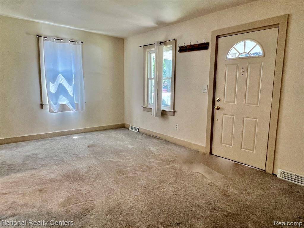 Livonia, MI 48152,18592 FILMORE Street