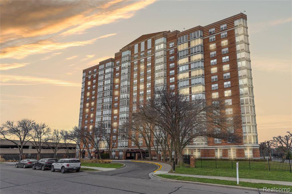 Detroit, MI 48207,250 E Harbortown Drive