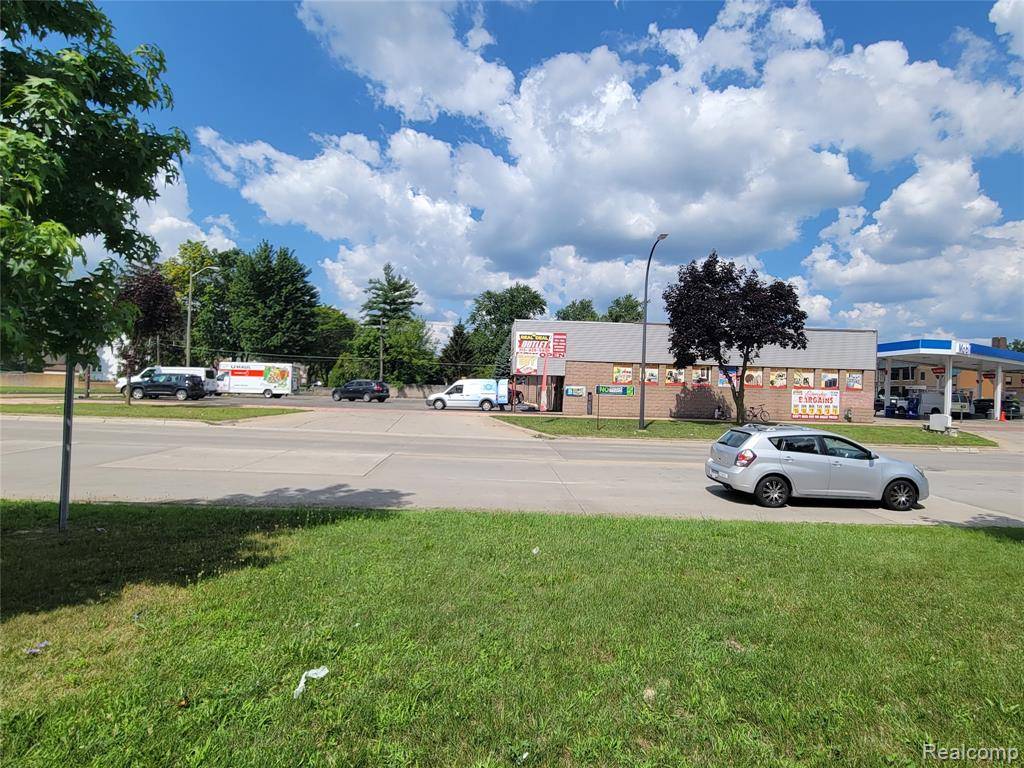 Dearborn Heights, MI 48125,4650 S Beech Daly Street
