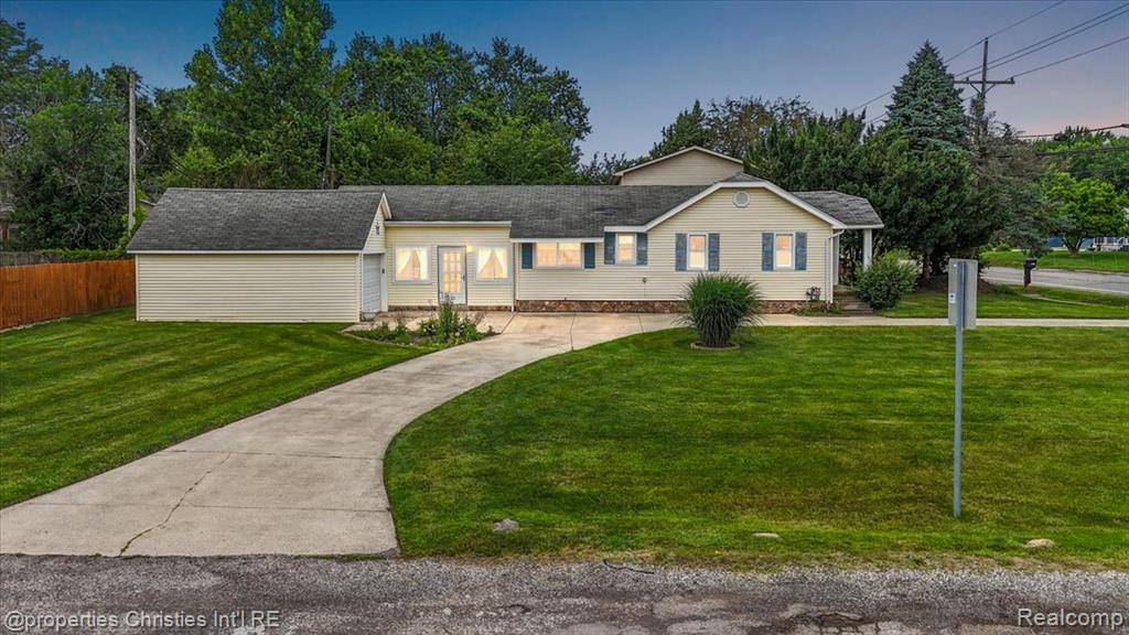 Waterford, MI 48327,4681 Cass Elizabeth Road