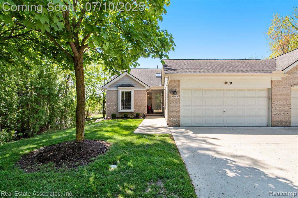 Canton, MI 48187,41503 Haggerty Woods Court
