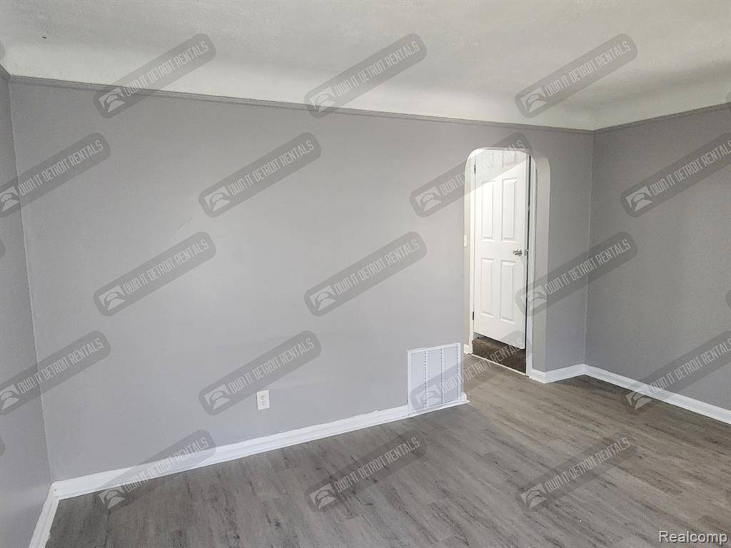 Detroit, MI 48227,9950 Lauder Street