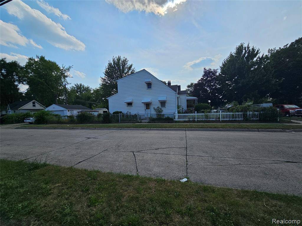 Warren, MI 48091,2016 Pearl Avenue