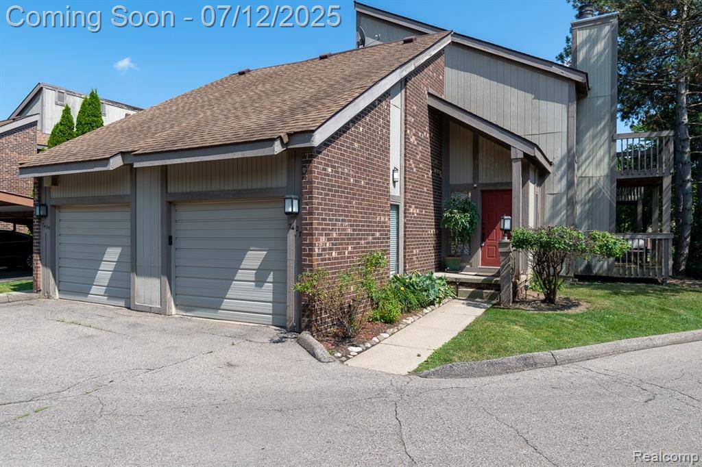West Bloomfield, MI,7427 Radcliff Court