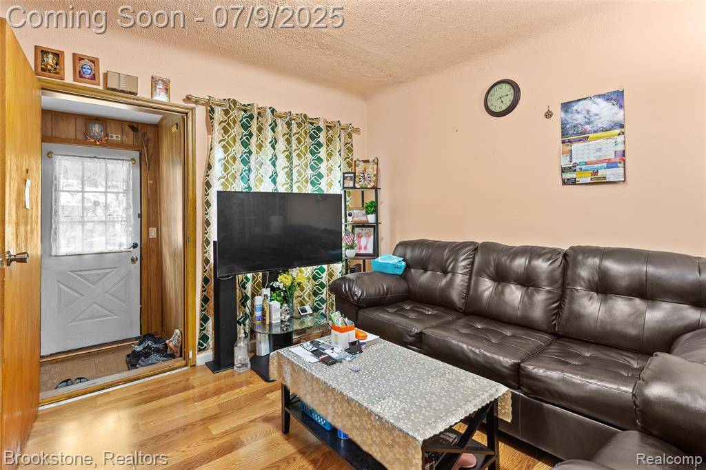 Hamtramck, MI 48212,3831 Casmere Street