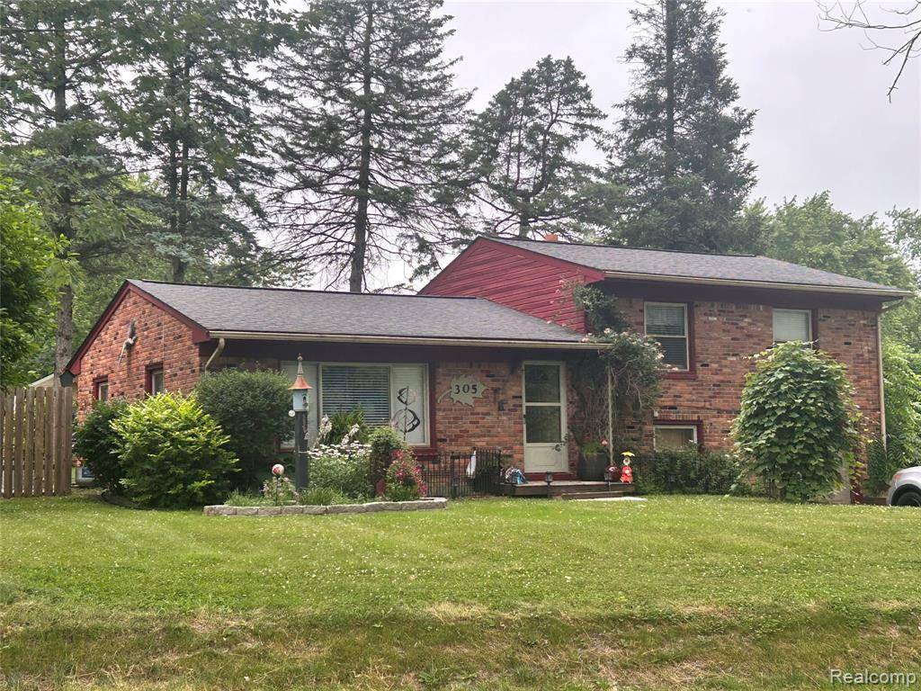 Lake Orion, MI 48362,305 Goldengate Street