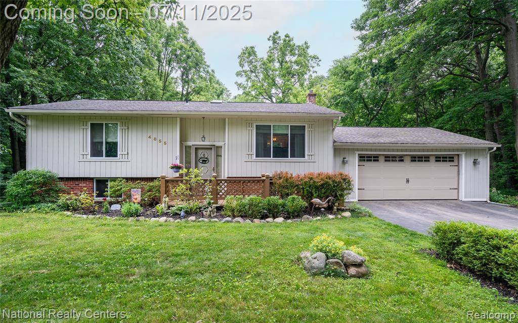 Clarkston, MI 48348,4855 Crestview Drive