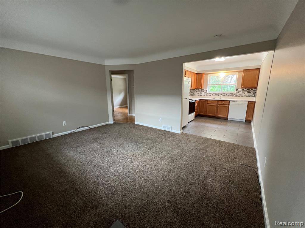 Allen Park, MI 48101,16170 Regina Avenue