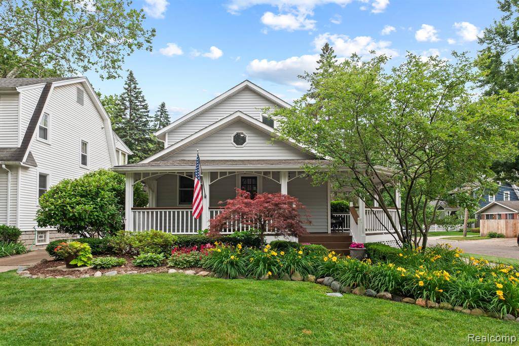 Royal Oak, MI 48067,902 E 6th Street