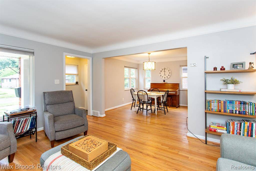 Huntington Woods, MI,10096 Hart Avenue