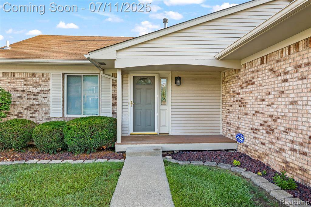 Canton, MI 48187,43702 Stuart Drive