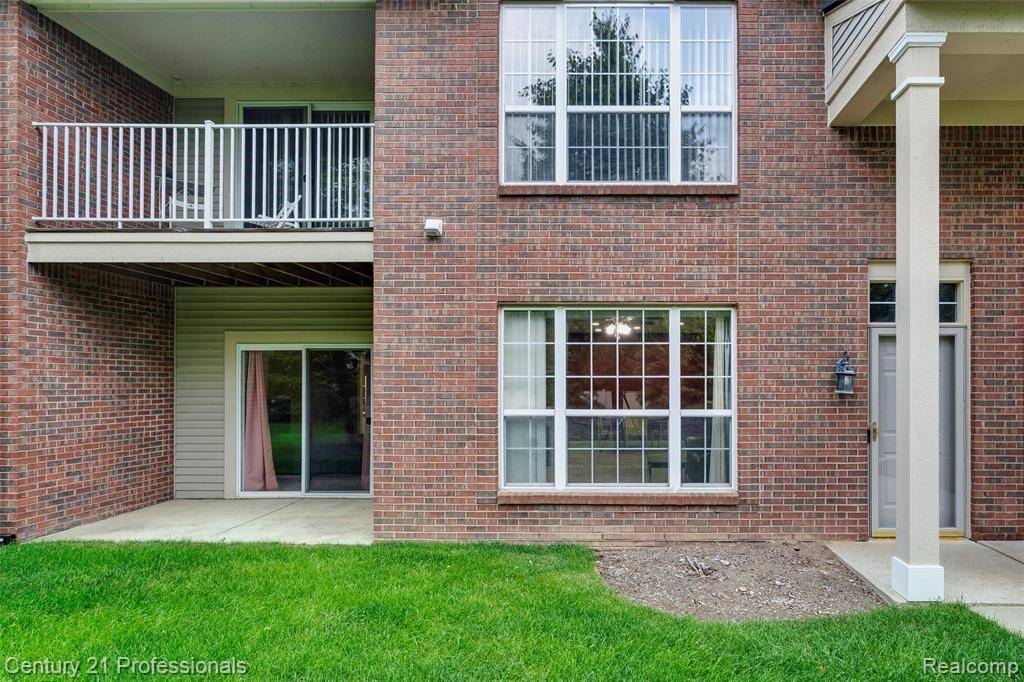 Walled Lake, MI 48390,12107 Chesapeake Circle