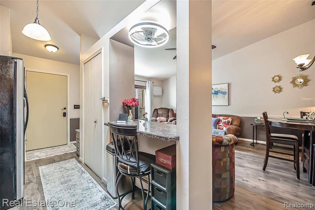 South Lyon, MI 48178,25748 LEXINGTON DR.