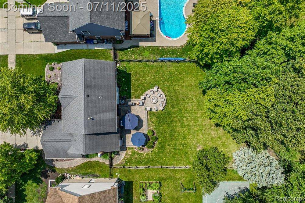Canton, MI 48187,45912 Larchmont Drive