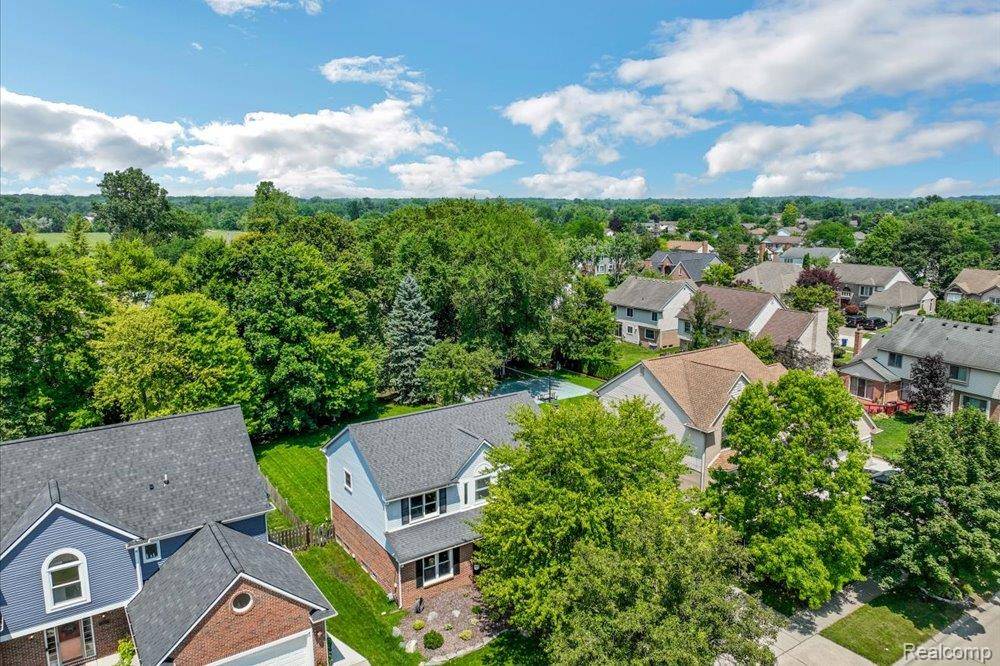 Canton, MI 48187,45912 Larchmont Drive
