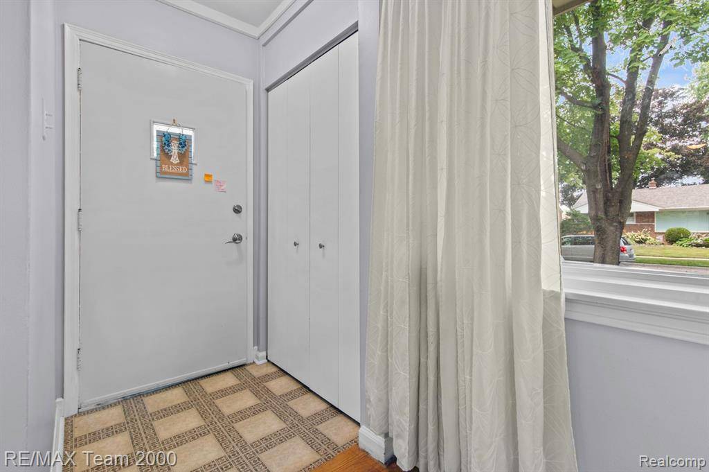 Allen Park, MI 48101,17309 Ray Avenue