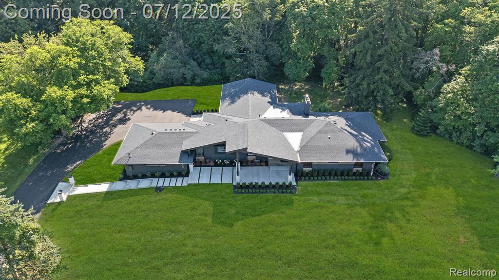 Bloomfield Hills, MI 48304,3539 Walbri Dr.