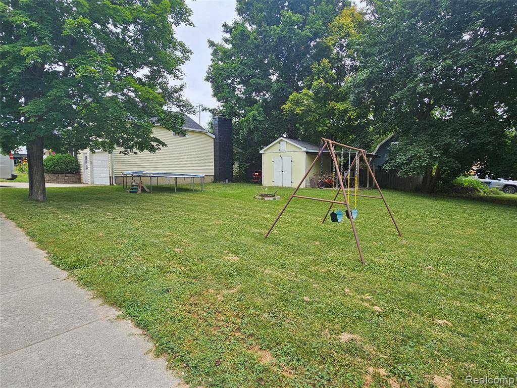 Goodrich Vlg, MI,8007 Seneca Street