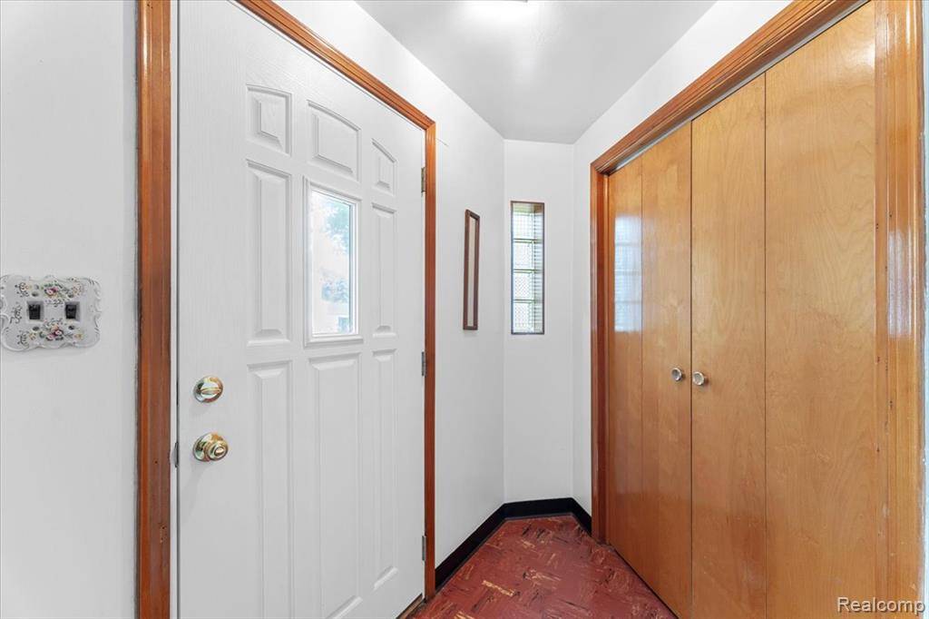 Trenton, MI 48183,2953 Rosewood Street