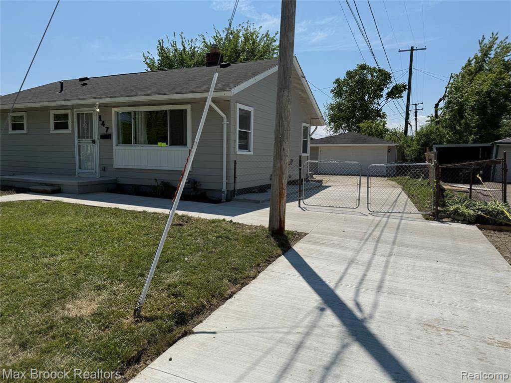 Mount Clemens, MI 48043,147 Euclid Street