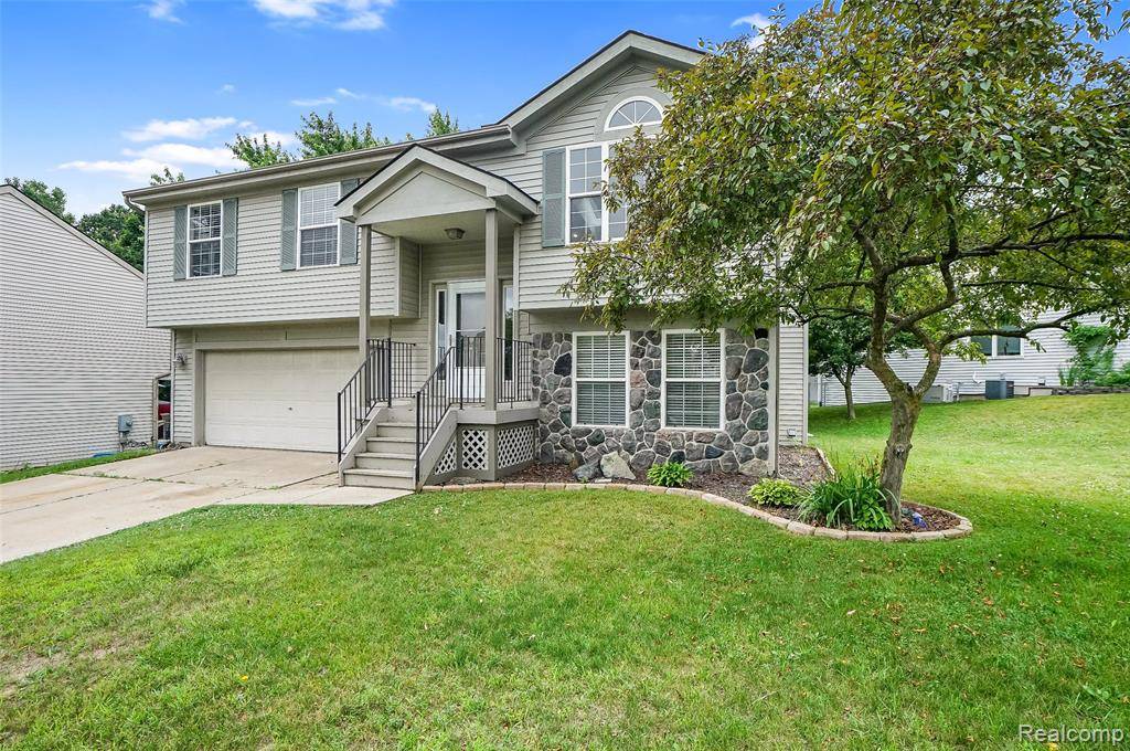 Holly, MI 48442,3322 Herrington Drive