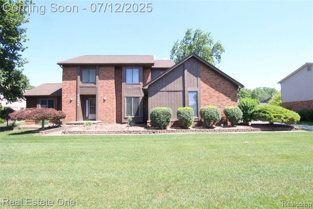 Farmington Hills, MI 48334,33234 Walnut Lane