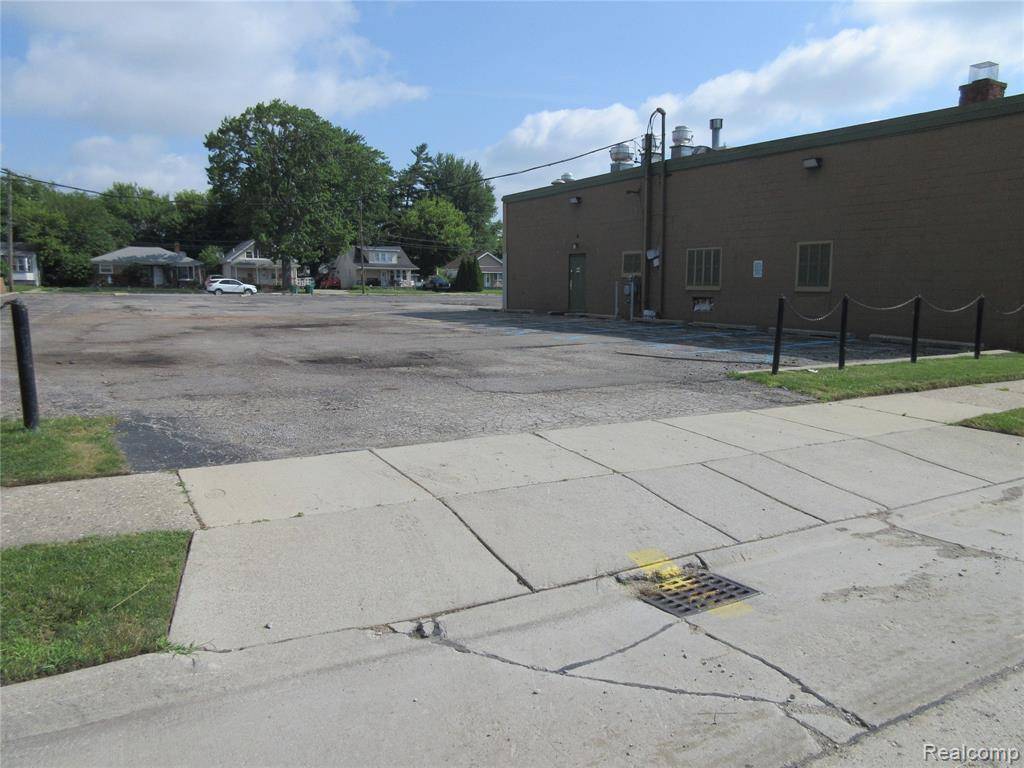 Eastpointe, MI 48021,24611 GRATIOT Avenue