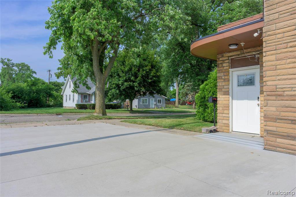 Auburn Hills, MI 48340,18 E Rutgers Avenue