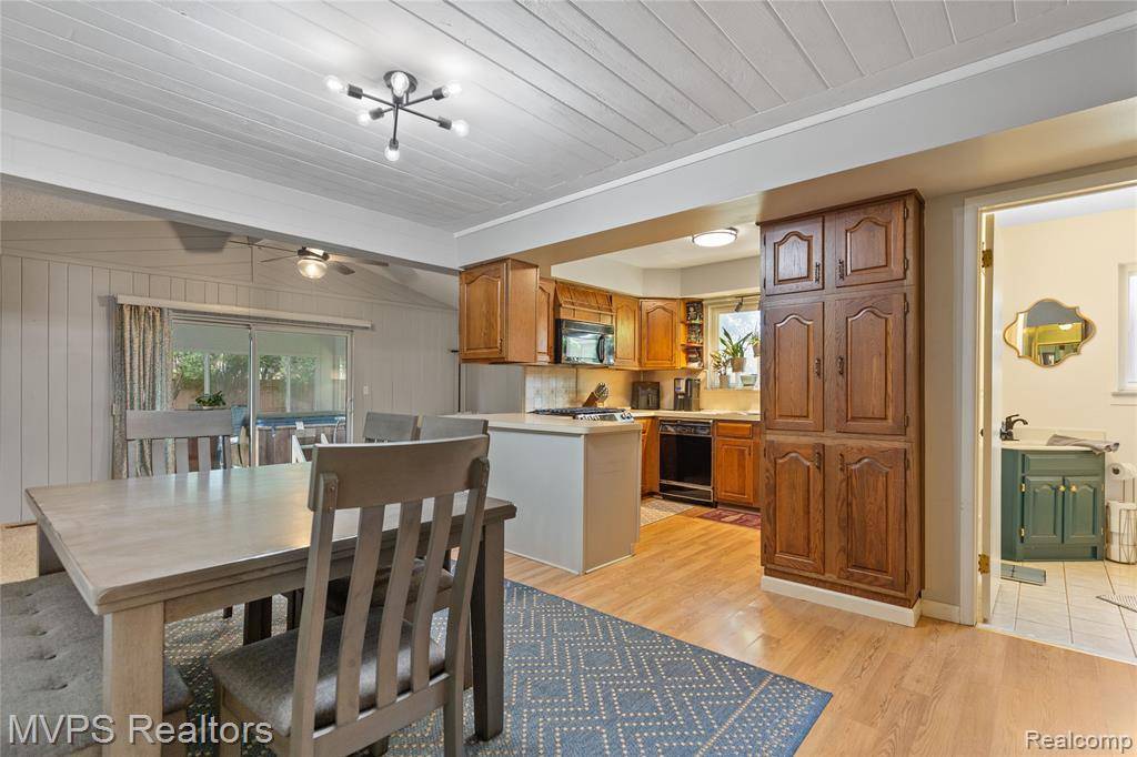 Warren, MI 48092,30343 Woodhouse Drive