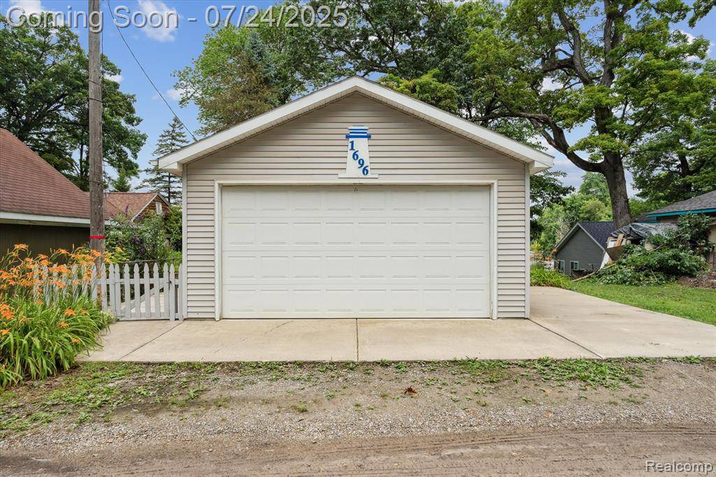Brighton, MI 48114,1696 Clark Lake Road