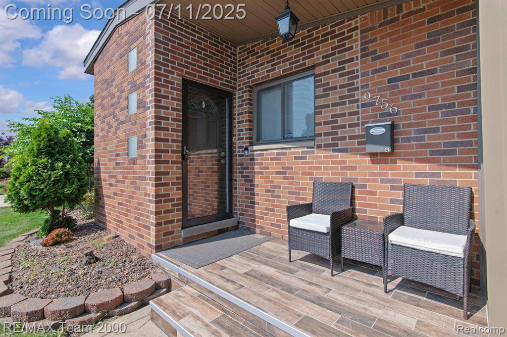 Dearborn Heights, MI 48101,9756 Buckingham Avenue